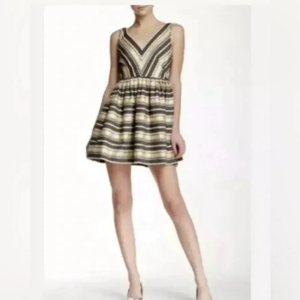 NWOT-J CREW Factory Holiday Gold Gray V Neck Striped Mini Dress. Size 4 Petite - Picture 2 of 13